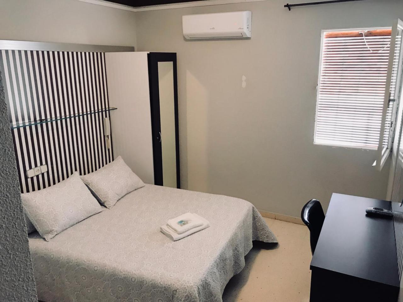 Hostal Los Badenes Jumilla Buitenkant foto